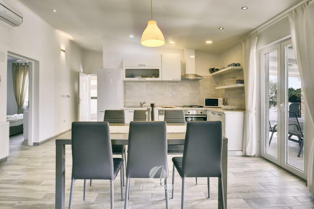 Villa Emily Peroj Exteriér fotografie