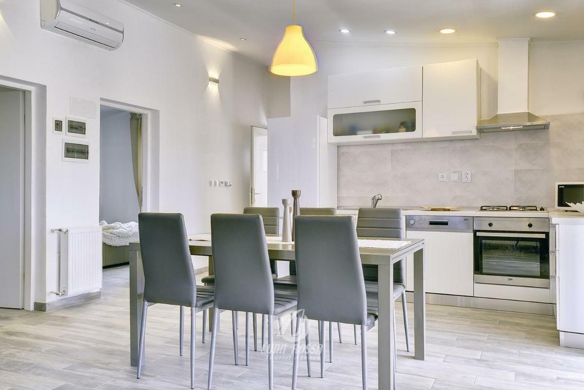 Villa Emily Peroj Exteriér fotografie